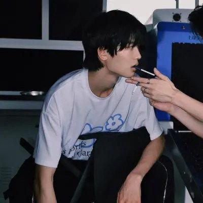 娱乐吃瓜头像男真人高清,高清还原“吃瓜”男星真容