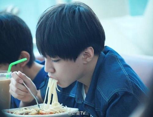 娱乐吃瓜酱王俊凯