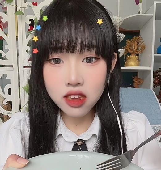 桃桃娱乐酱疯狂吃瓜